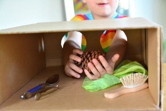 brinquedos com recicláveis - caixa de surpresas